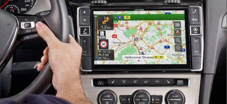 Installation d’un autoradio GPS avec caméra de recul